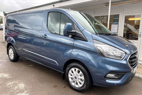 Ford Transit Custom 300 L2 170 ps Limited Panel Van - Power Invertor 5