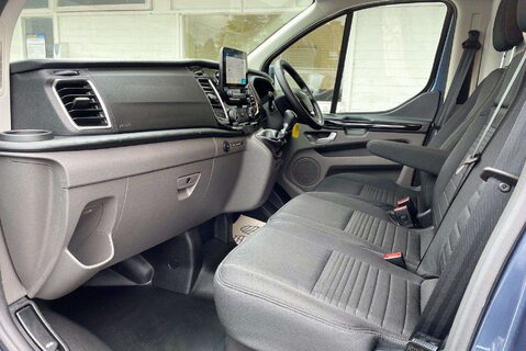 Ford Transit Custom 300 L2 170 ps Limited Panel Van - Power Invertor 15