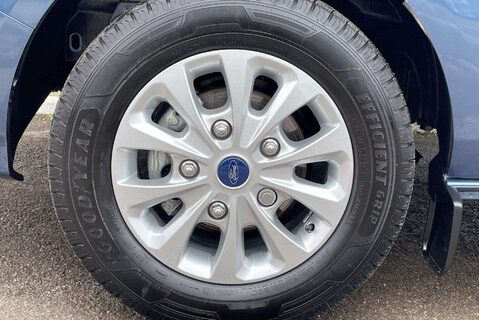 Ford Transit Custom 300 L2 170 ps Limited Panel Van - Power Invertor 31