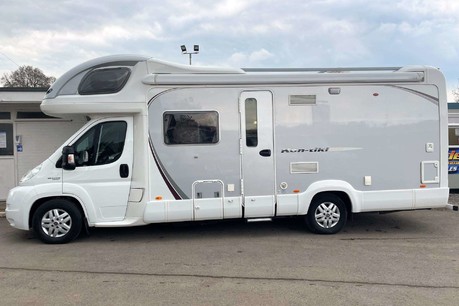 Swift Kon-Tiki 655 160 ps - 6 Berth Motorhome 7