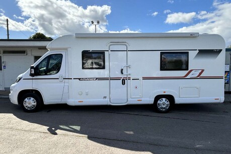 Bailey Advance 76-2T 4 Berth End Bathroom Motorhome 10