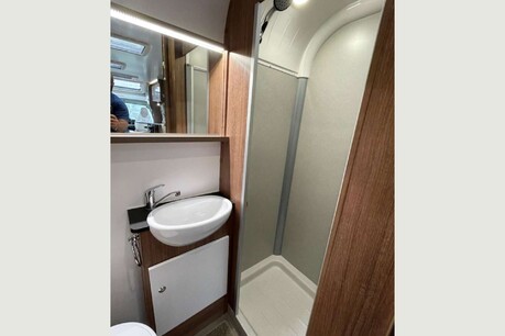 Bailey Advance 76-2T 4 Berth End Bathroom Motorhome 27