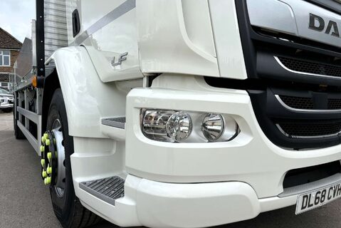 DAF LF 280 18T 22ft Scaffold Lorry - New Body - Air Susp 19