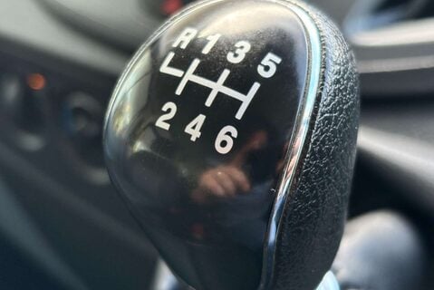 Ford Transit 460 L4 H3 17 Str Minibus with Air Con - Direct from MOD 31