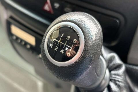 Mercedes-Benz Sprinter 519 4x4 14 Str Minibus - Air Con Con - Ex MOD 46