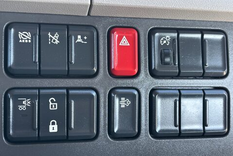 DAF LF 280 18T 22ft Scaffold Lorry - New Body - Air Susp 25