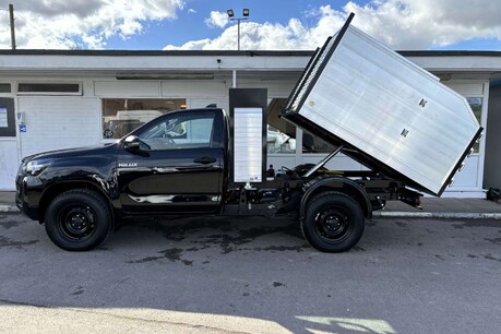 Toyota Hilux Active 2.4 D-4D Arbor Toolbox Tipper - Del Miles Only! 8