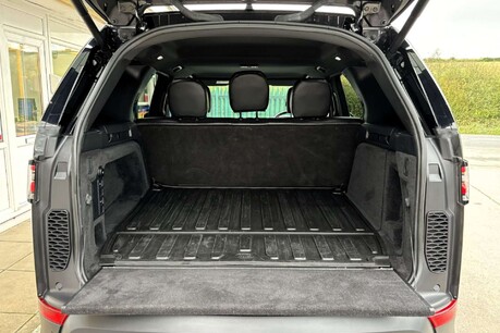 Land Rover Discovery Commercial HSE SD6 306 ps 4WD with Rear Seat Conversion 12