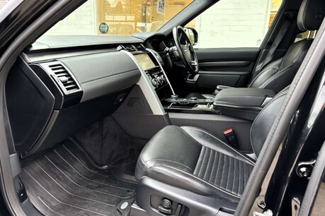 Land Rover Discovery Commercial HSE SD6 306 ps 4WD with Rear Seat Conversion 15