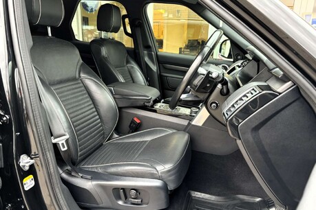 Land Rover Discovery Commercial HSE SD6 306 ps 4WD with Rear Seat Conversion 30