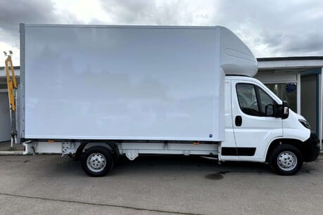 Peugeot Boxer 335 L4 165 ps Luton with Tail Lift - Air Con 9