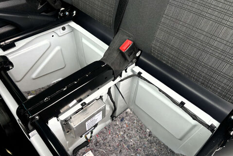 Mercedes-Benz Sprinter 516 Cdi 4x4 Lwb Hr Panel Van - Tail Lift / Air Con 20