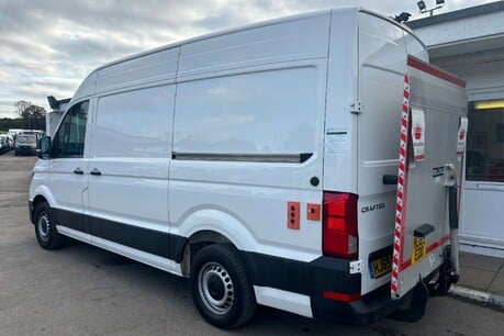 Volkswagen Crafter CR35 L2 H2 Trendline 140 ps Tdi with Tail Lift 6