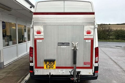 Volkswagen Crafter CR35 L2 H2 Trendline 140 ps Tdi with Tail Lift 13
