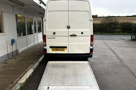 Volkswagen Crafter CR35 L2 H2 Trendline 140 ps Tdi with Tail Lift 14