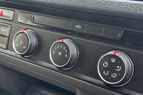 Volkswagen Crafter CR35 L2 H2 Trendline 140 ps Tdi with Tail Lift 21