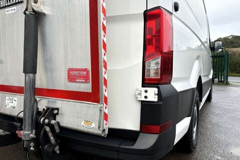 Volkswagen Crafter CR35 L2 H2 Trendline 140 ps Tdi with Tail Lift 27