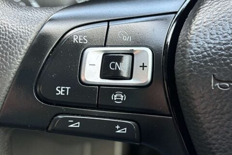 Volkswagen Crafter CR35 L2 H2 Trendline 140 ps Tdi with Tail Lift 41