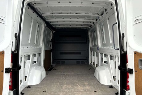 Mercedes-Benz Sprinter 314 Cdi Mwb Lr 4X4 Panel Van 14