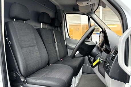 Mercedes-Benz Sprinter 314 Cdi Mwb Lr 4X4 Panel Van 31