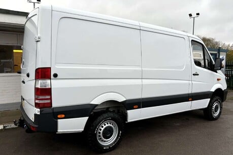 Mercedes-Benz Sprinter 314 Cdi Mwb Lr 4X4 Panel Van 3