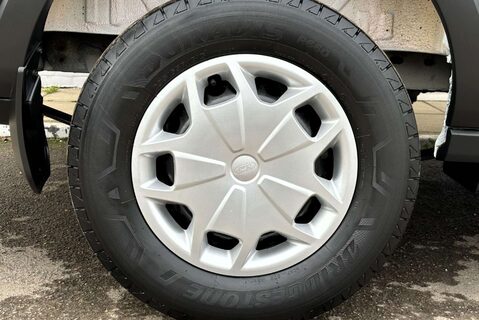 Ford Transit 350 L2 H2 Trend 130 ps Panel Van - Sat Nav 36