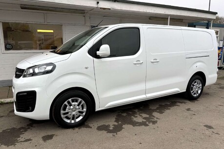 Vauxhall Vivaro 3100 Sportive 120 ps L2 Panel Van 1