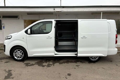 Vauxhall Vivaro 3100 Sportive 120 ps L2 Panel Van 9