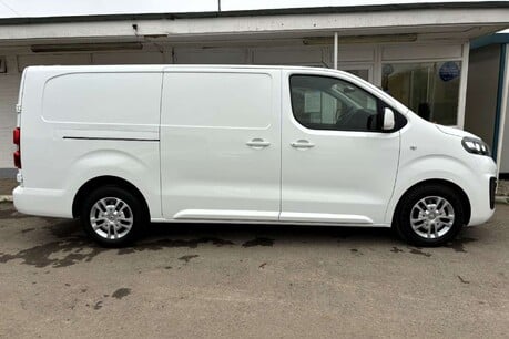 Vauxhall Vivaro 3100 Sportive 120 ps L2 Panel Van 11