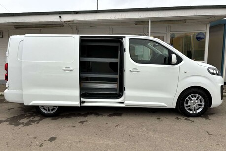 Vauxhall Vivaro 3100 Sportive 120 ps L2 Panel Van 12