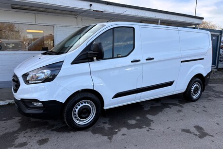 Ford Transit Custom 340 L2 Leader 130 ps Panel Van - Air Con - Twin Side Doors 1