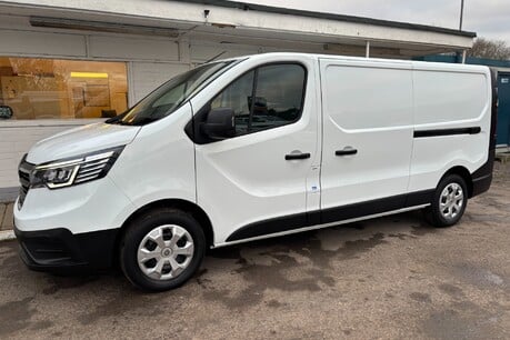 Renault Trafic LL30 Business 130 ps dCi Panel Van 1