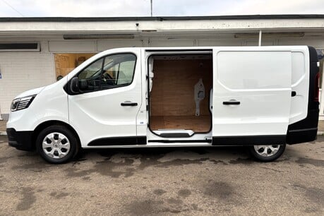 Renault Trafic LL30 Business 130 ps dCi Panel Van 9