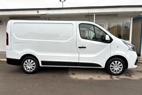 Nissan NV300 120 ps dCi Acenta L1H1 Panel Van 11