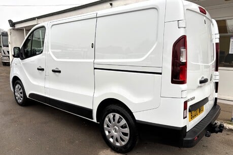 Nissan NV300 120 ps dCi Acenta L1H1 Panel Van 6