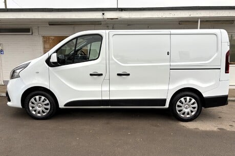 Nissan NV300 120 ps dCi Acenta L1H1 Panel Van 8