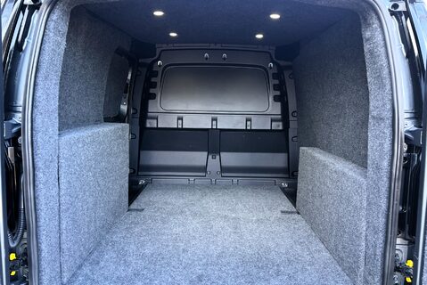 Volkswagen Caddy C20 122 ps Tdi Commerce Pro DSG Panel Van 13