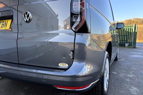 Volkswagen Caddy C20 122 ps Tdi Commerce Pro DSG Panel Van 23