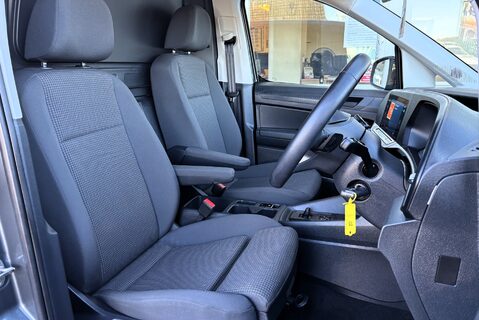 Volkswagen Caddy C20 122 ps Tdi Commerce Pro DSG Panel Van 4