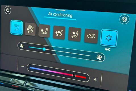 Volkswagen Caddy C20 122 ps Tdi Commerce Pro DSG Panel Van 18