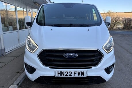 Ford Transit Custom 320 L2 130 ps Limited Double Cab in Van DCIV 37