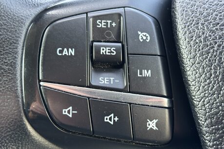 Ford Transit 350 L2 H2 130 ps Limited Panel Van 40