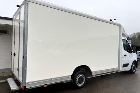 Renault Master LL35 Business + 145 ps LoLoader Luton Mobile Shop / Distribution Vehicle 3