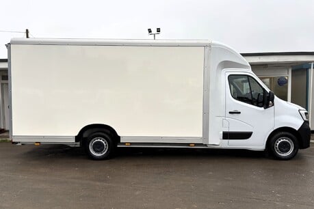 Renault Master LL35 Business + 145 ps LoLoader Luton Mobile Shop / Distribution Vehicle 9