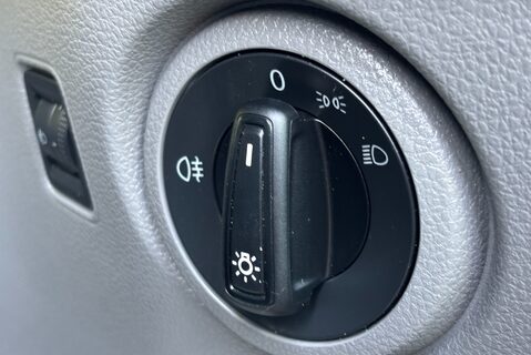 Volkswagen Crafter CR35 177 ps Tdi L2 H2 Trendline DSG Panel Van 34