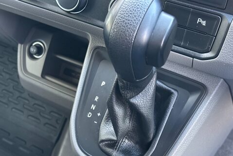 Volkswagen Crafter CR35 177 ps Tdi L2 H2 Trendline DSG Panel Van 35