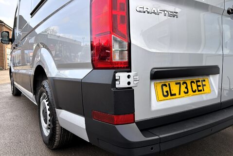 Volkswagen Crafter CR35 177 ps Tdi L2 H2 Trendline DSG Panel Van 26