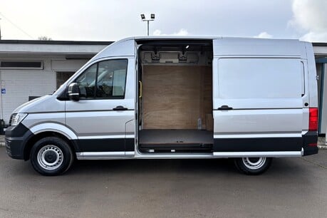 Volkswagen Crafter CR35 177 ps Tdi L2 H2 Trendline DSG Panel Van 9