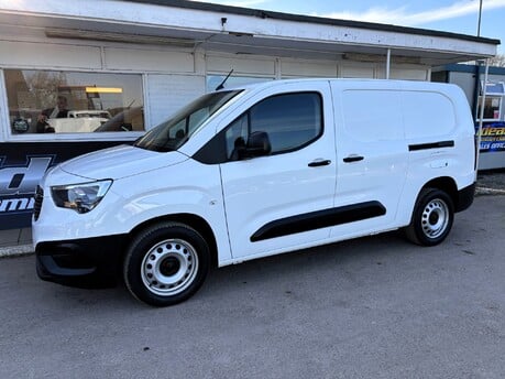 Vauxhall Combo 2300 L2H1 100 ps Cdti Dynamic Panel Van - Twin Side Doors