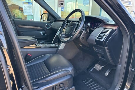 Land Rover Discovery SD6 306 Commercial HSE with Rear Seat Conversion 17